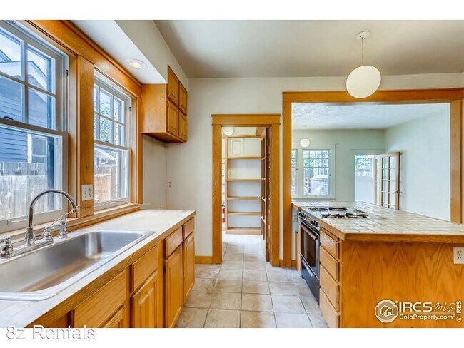 Foto del edificio - 4 br, 2 bath House - 921 Spruce St