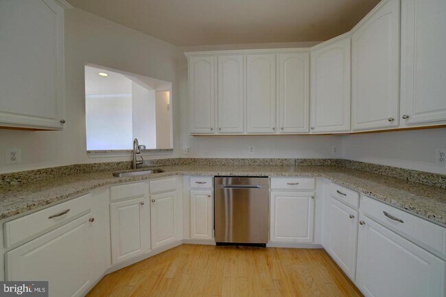 Foto del edificio - 9521 Woodyard Cir