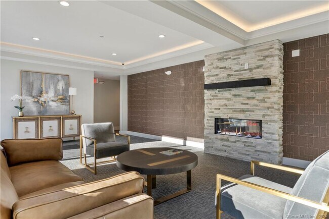 Foto del edificio - 969 Hopmeadow St