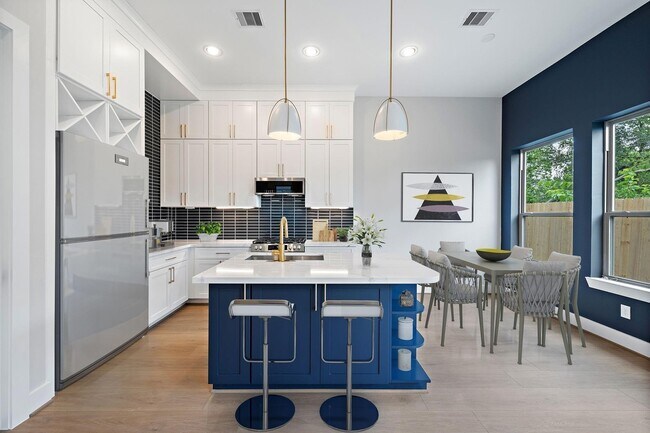 Building Photo - 8414 Vogue Ln