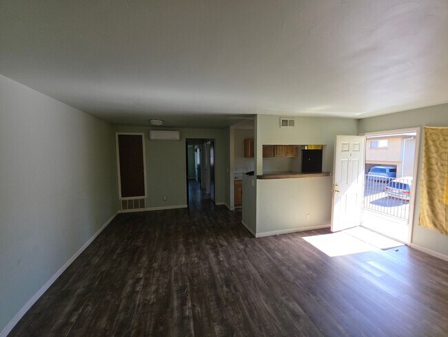 Foto del edificio - Welcome home to this beautifully updated 2-bedroom, 1-bath upstairs condo in a peaceful Auburn ne...