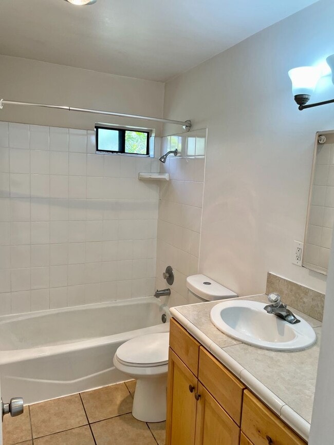 Building Photo - 1 Bed/1 Bath Pacific Beach!