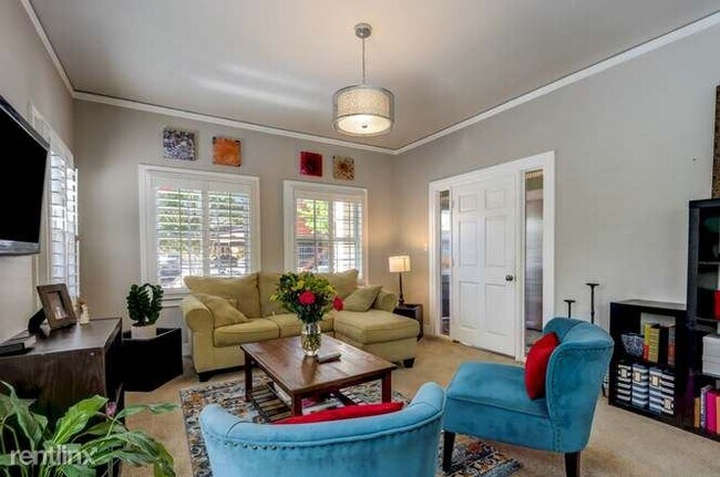 Foto del edificio - 2 br, 2 bath House - 20 Clayton Ave