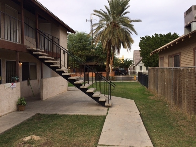 Building Photo - 749-753 W Olive Ave