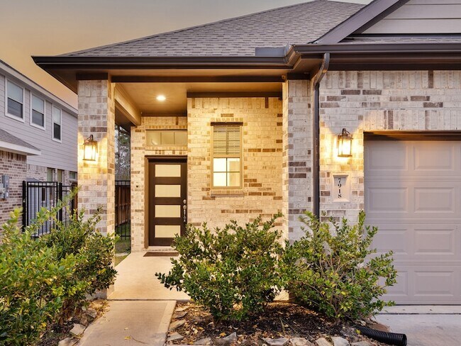 Foto del edificio - 7918 Pershing Ave