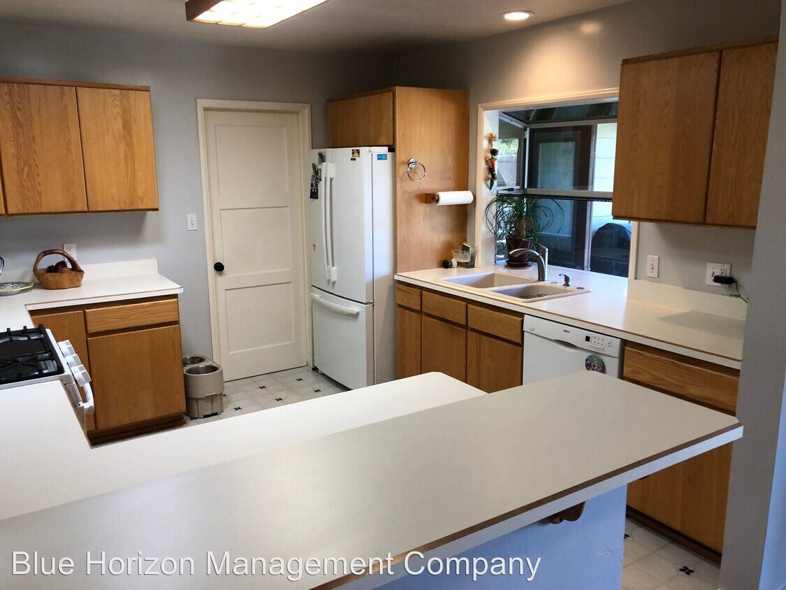 Foto principal - 4 br, 2 bath House - 234 Cooper Road