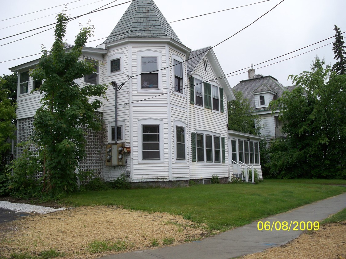 Exterior - 228 Shelburne Rd