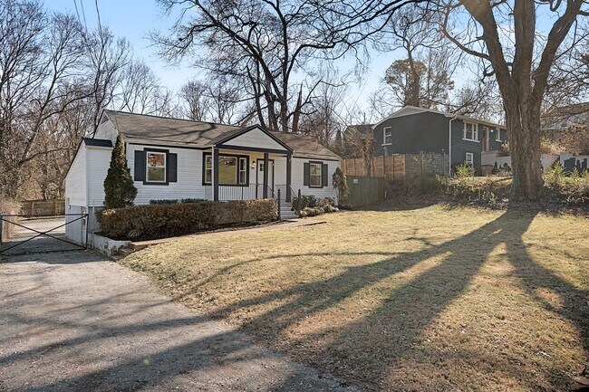 Foto del edificio - 2204 Sandra Dr