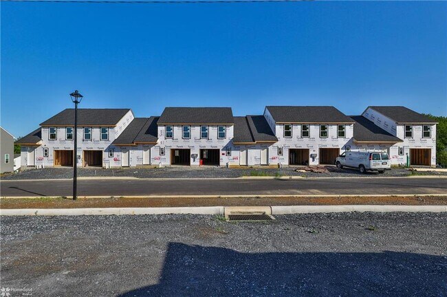 Building Photo - 661 Sipos Dr
