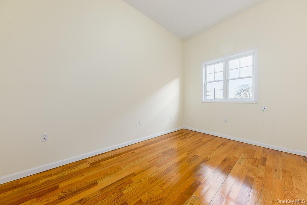 Foto del edificio - 954 E 104th St