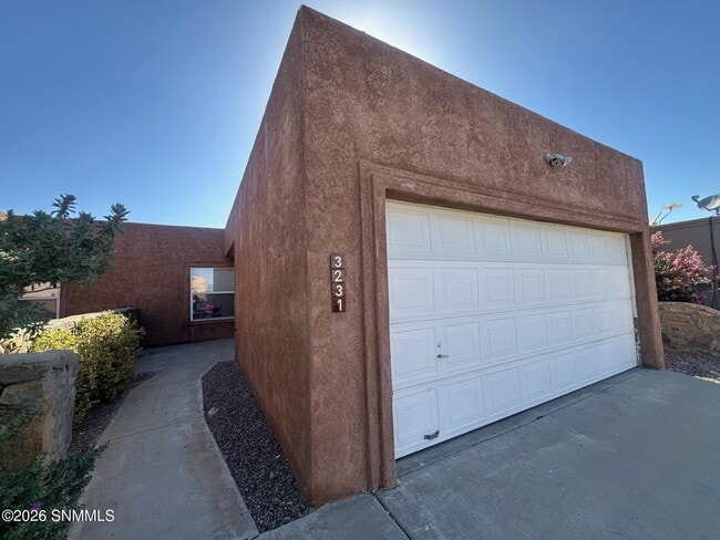 Building Photo - 3231 Eagle Ridge Dr