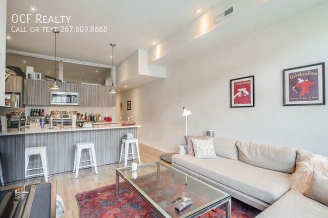 Building Photo - 412 S 13th St