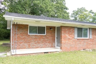 Building Photo - 2027 Lee St