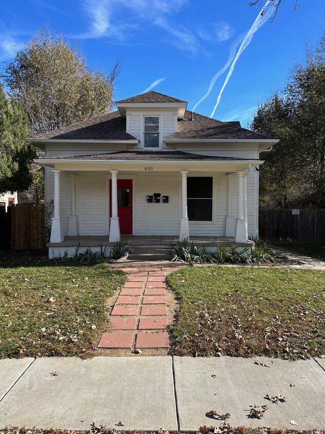 Foto principal - 610 S Sherwood St