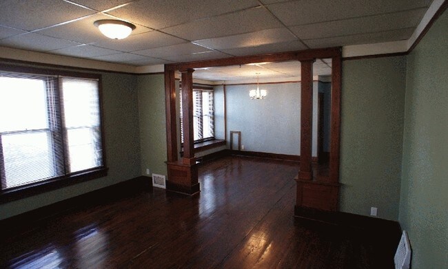 Building Photo - 1505 College Ave