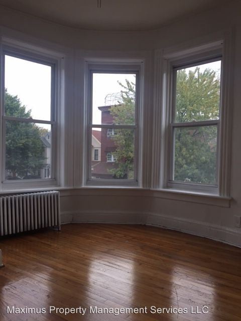 Building Photo - 3 br, 1 bath Apartment - 78 East 4th St