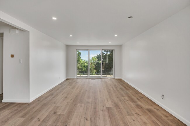 Foto del edificio - 673 E 6th Ave