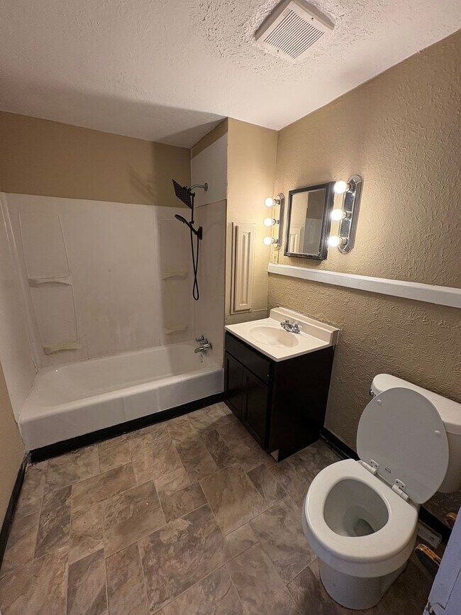Foto del edificio - 4960 E 84th St