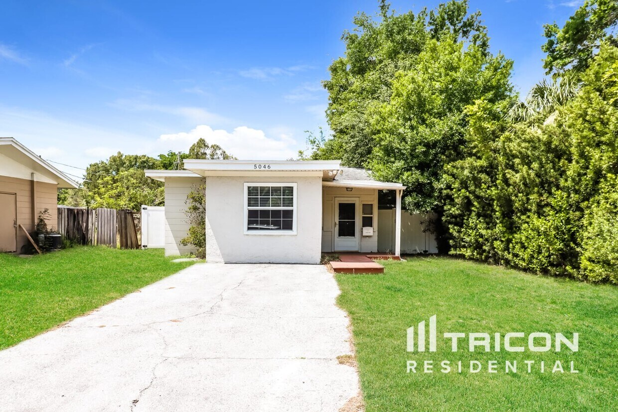 Foto principal - 5046 10th St N