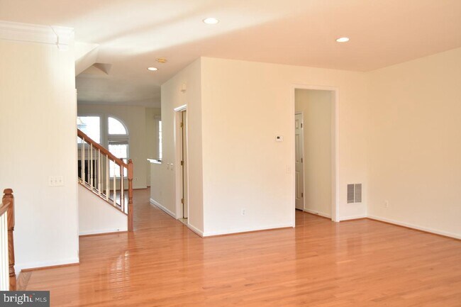Building Photo - 13980 Tanners House Way