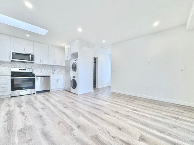 Building Photo - 4244 Inglewood Blvd