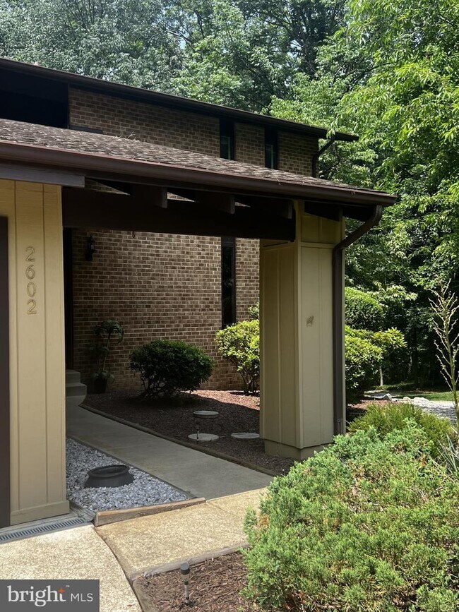 Foto del edificio - 2602 Woodfern Ct