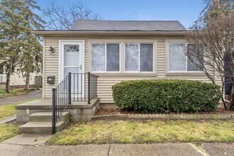 Building Photo - 2040 Austin Ave