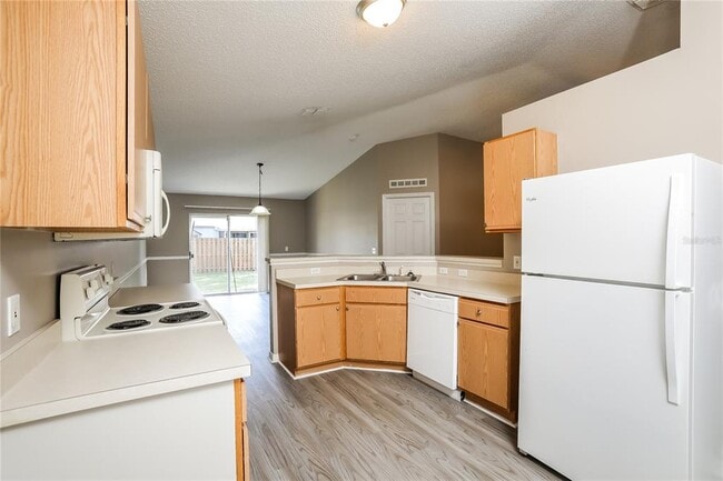 Building Photo - 977 Vanderbilt Dr