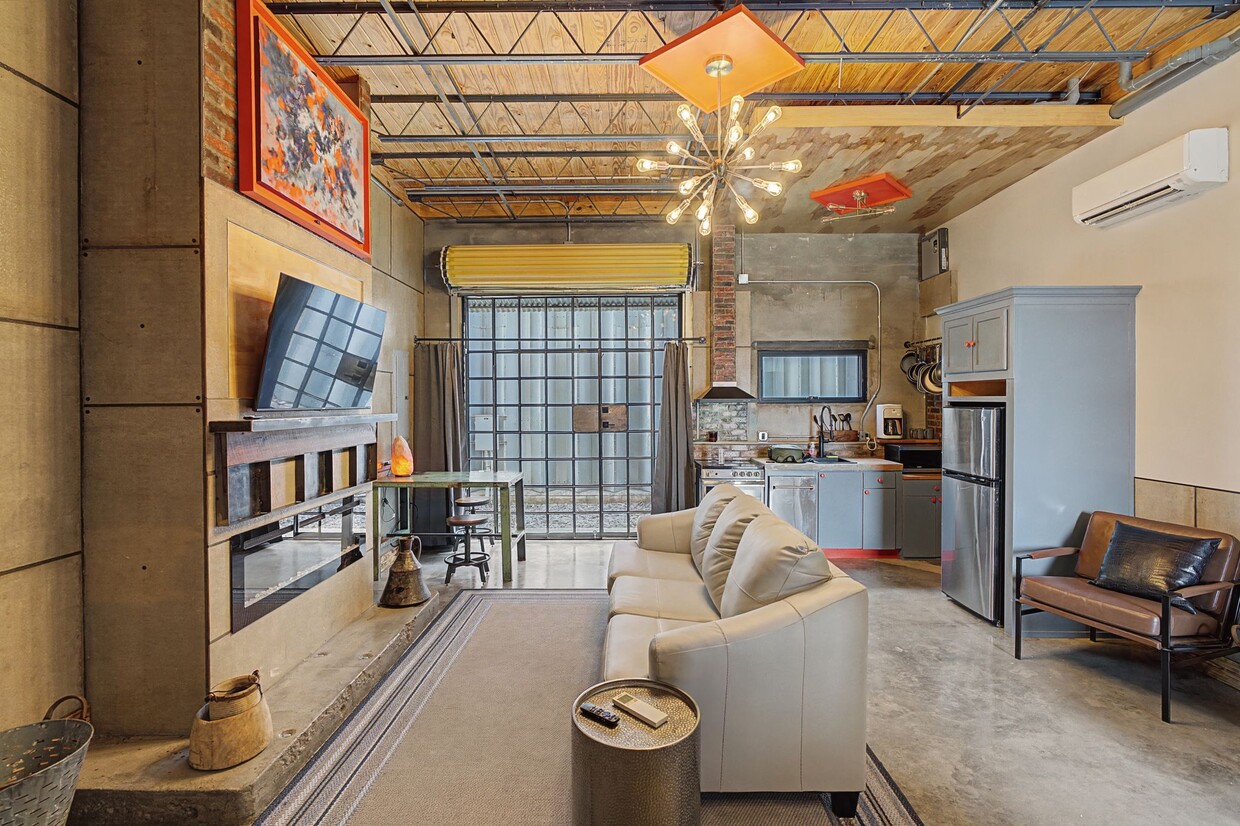 Photo - 2204 Austin Ave (Nashville, TN)