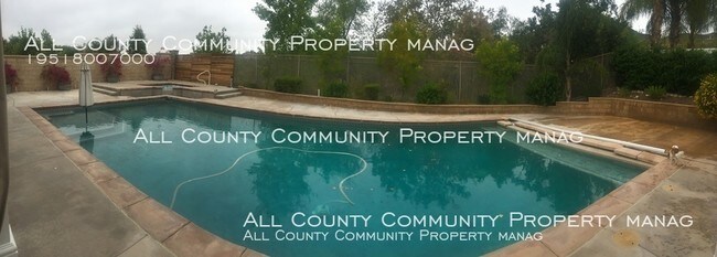 Building Photo - Greer Ranch 5 Bedroom Pool Home with Solar
