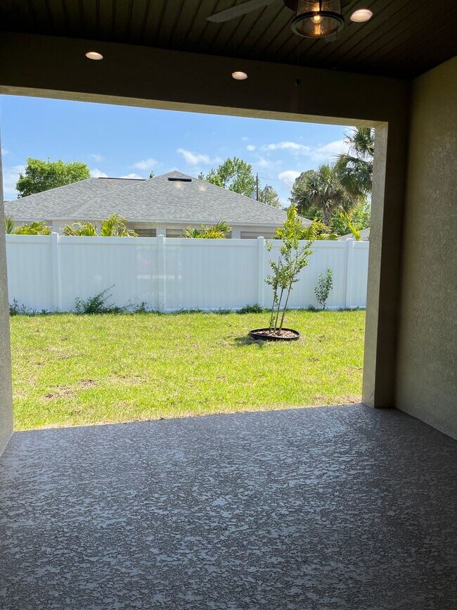 Foto del edificio - Brand New 3bdr/2ba in the heart of Palm Co...