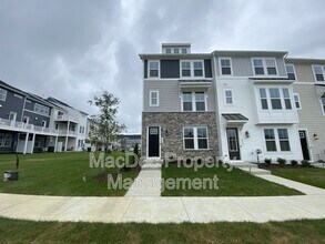 Building Photo - 4815 Jackson Vlg Pkwy