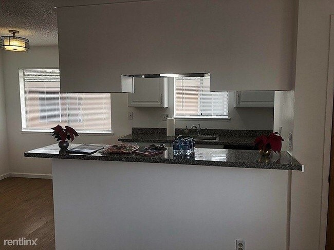 Building Photo - 2 br, 1 bath Condo - 1415 Ruby Court 4