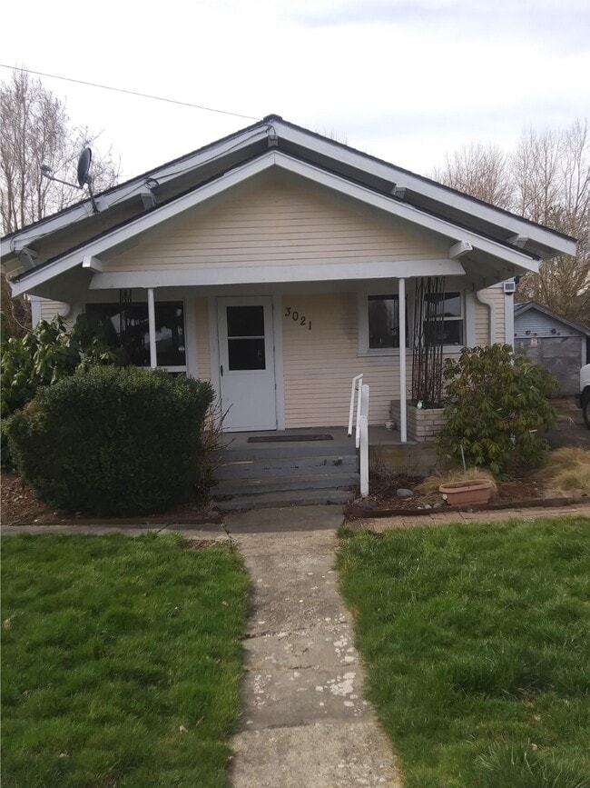 Front entry - 3021 Bennett Dr