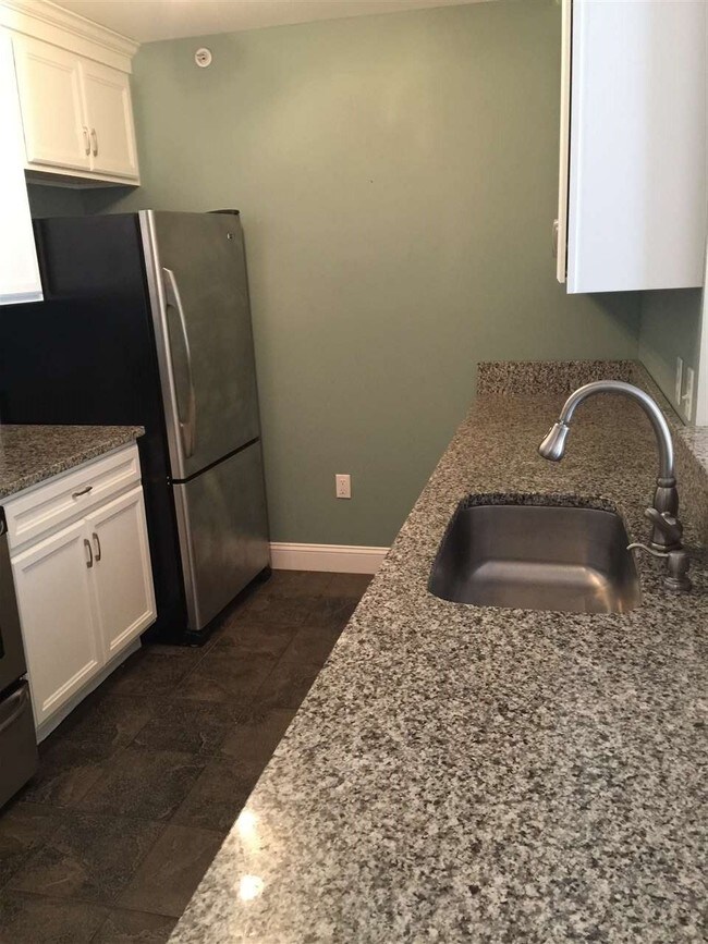 245 Edward J Roy Dr Unit 307 Manchester Nh 03104 Condo For