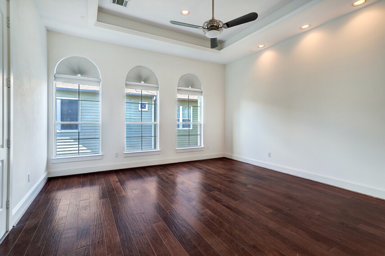 Building Photo - 1818 Binz St