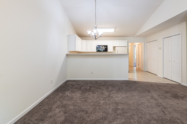 Building Photo - 906 Mercer Dr