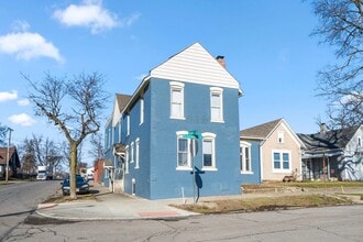 Building Photo - 1006 Runnion Ave