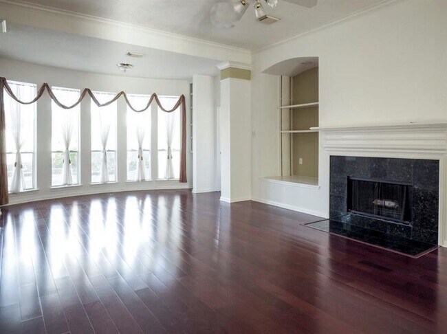 Foto del edificio - 3310 E Overdale Dr