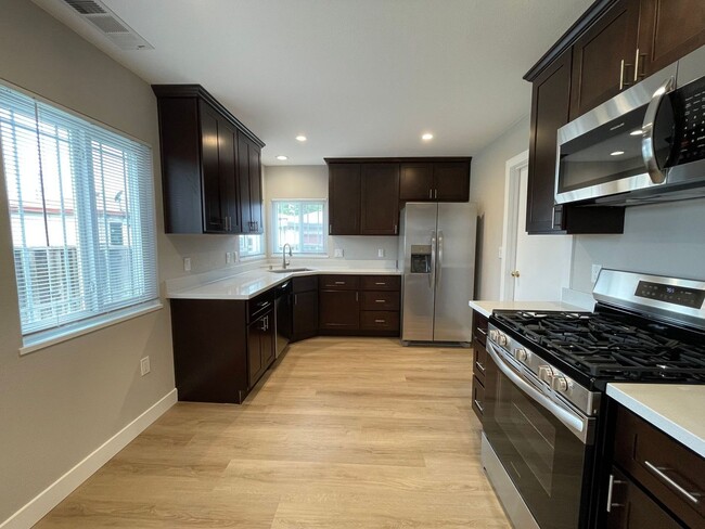 Foto del edificio - 812 Adeline Street, Hayward, CA 94544
