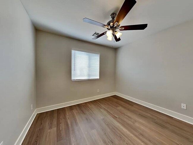 Foto del edificio - 5316 W Illini St