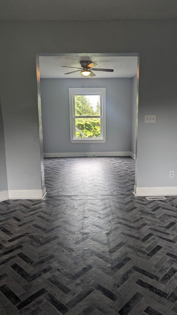 Foto del edificio - 7804-7804 Lawn Ave