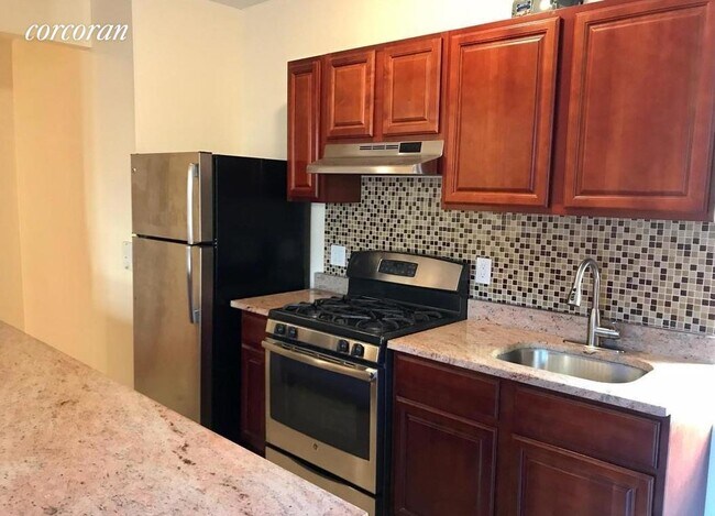 Foto del edificio - 712 W 176th St