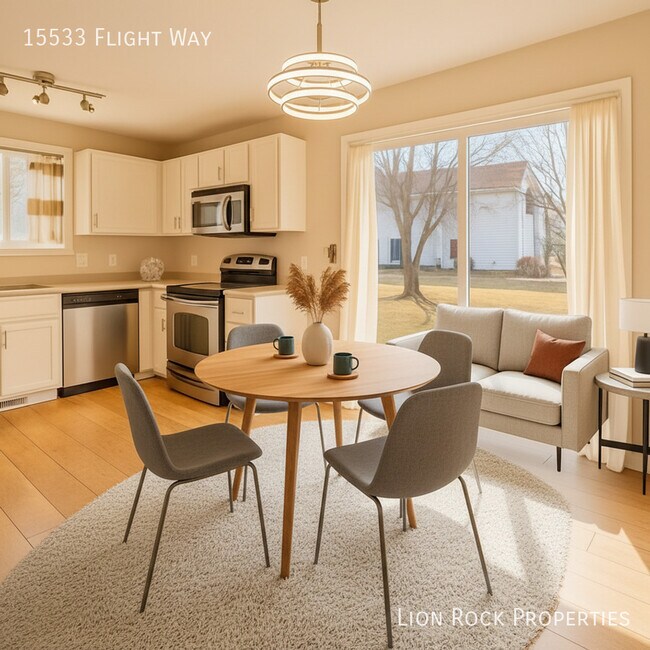 Foto del edificio - 15533 Flight Way