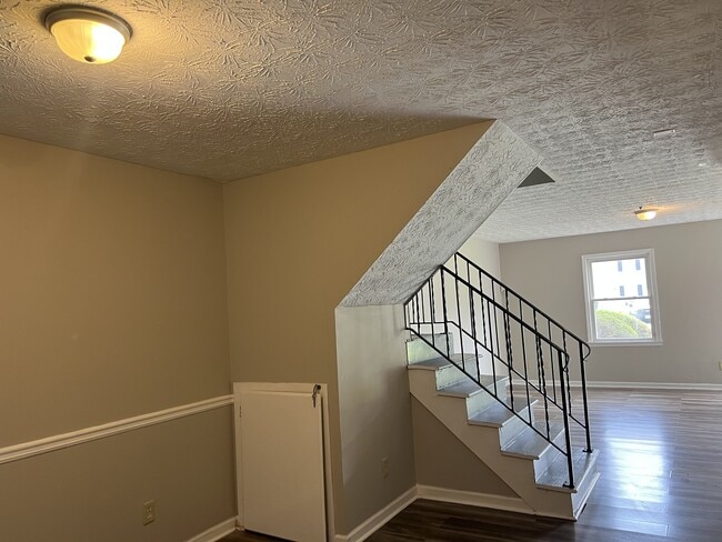 Building Photo - 2623 Evans Mill Dr