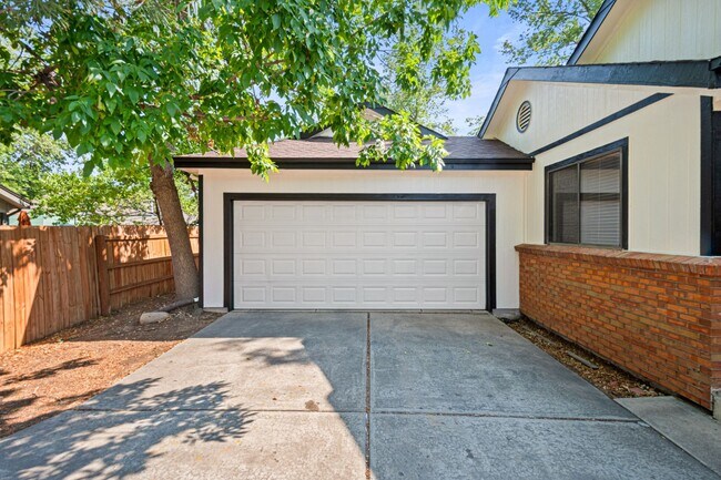 Photo - 1451 S Dahlia St (Denver, CO) House