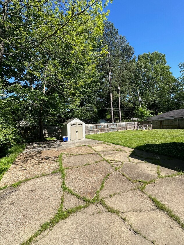 Building Photo - 1362 S Perkins Rd