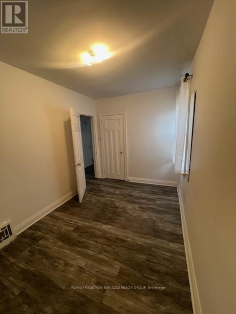 Photo du bâtiment - 223 Harlandale Ave