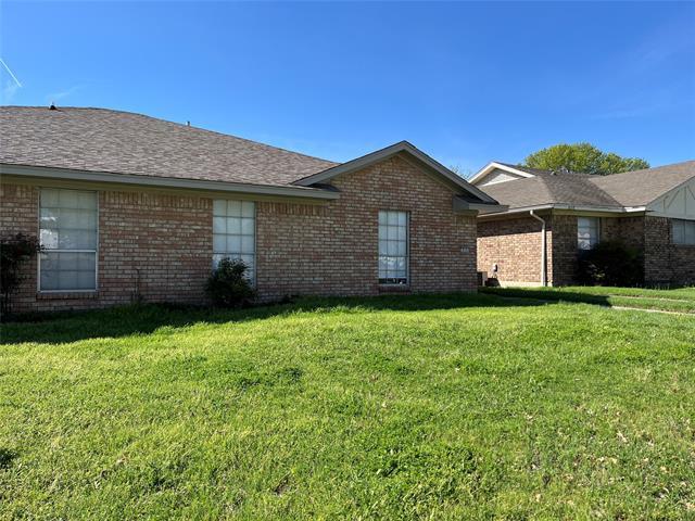 Building Photo - 810 Skyline Dr