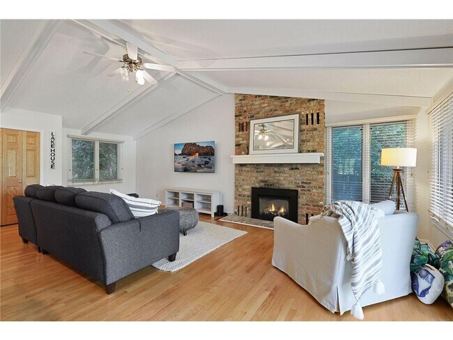 Foto del edificio - 3020 Casco Point Rd